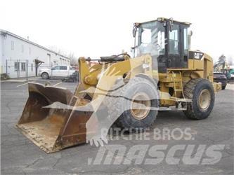 CAT 928H Kolesni nakladalci