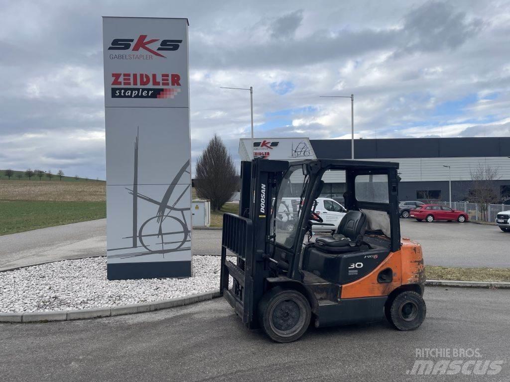 Doosan D30S-5 Dizelski viličarji