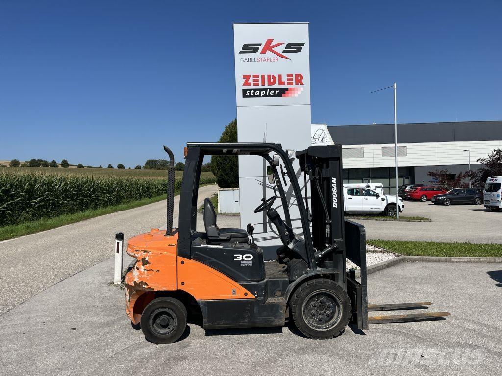 Doosan D30S-7 Dizelski viličarji