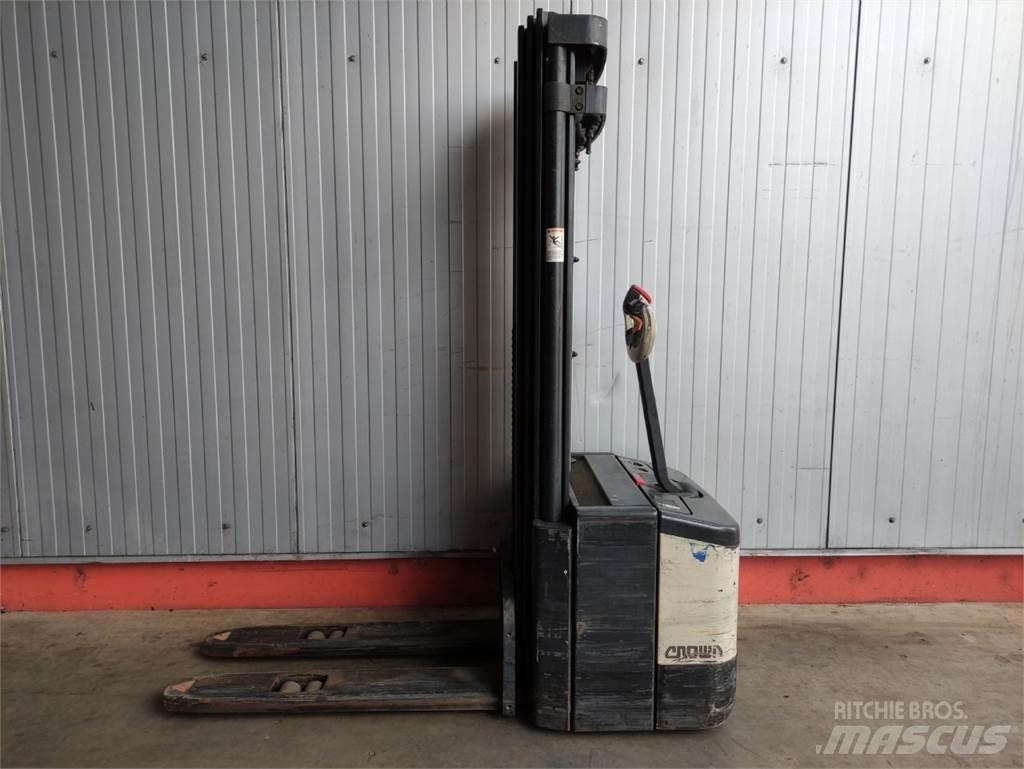 Crown WE 2300-1.6 TT Ročni električni viličar