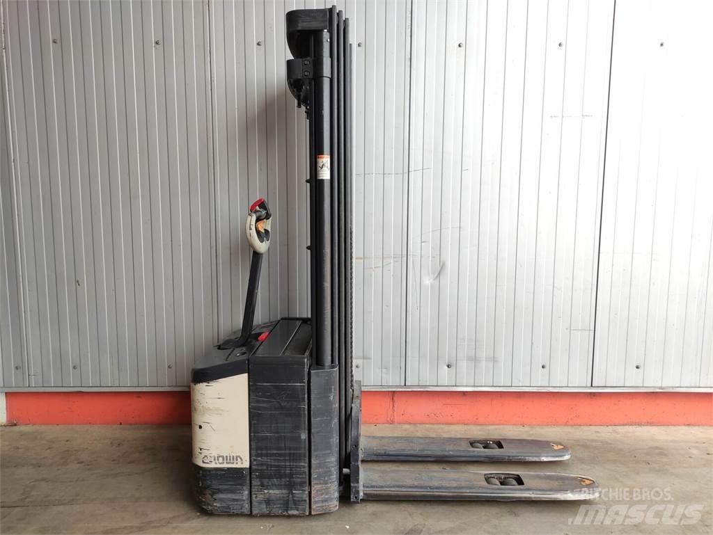 Crown WE2300-1.6-TT Ročni električni viličar