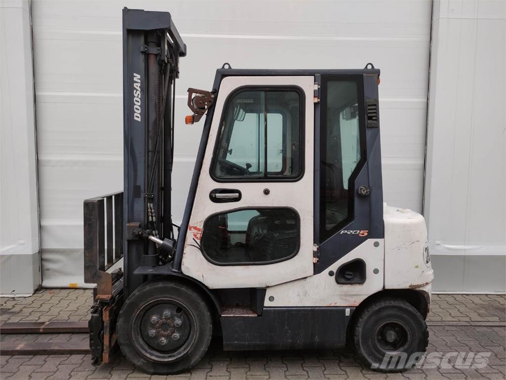Doosan D25S-5 Dizelski viličarji