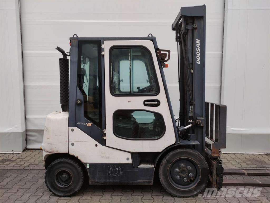Doosan D25S-5 Dizelski viličarji