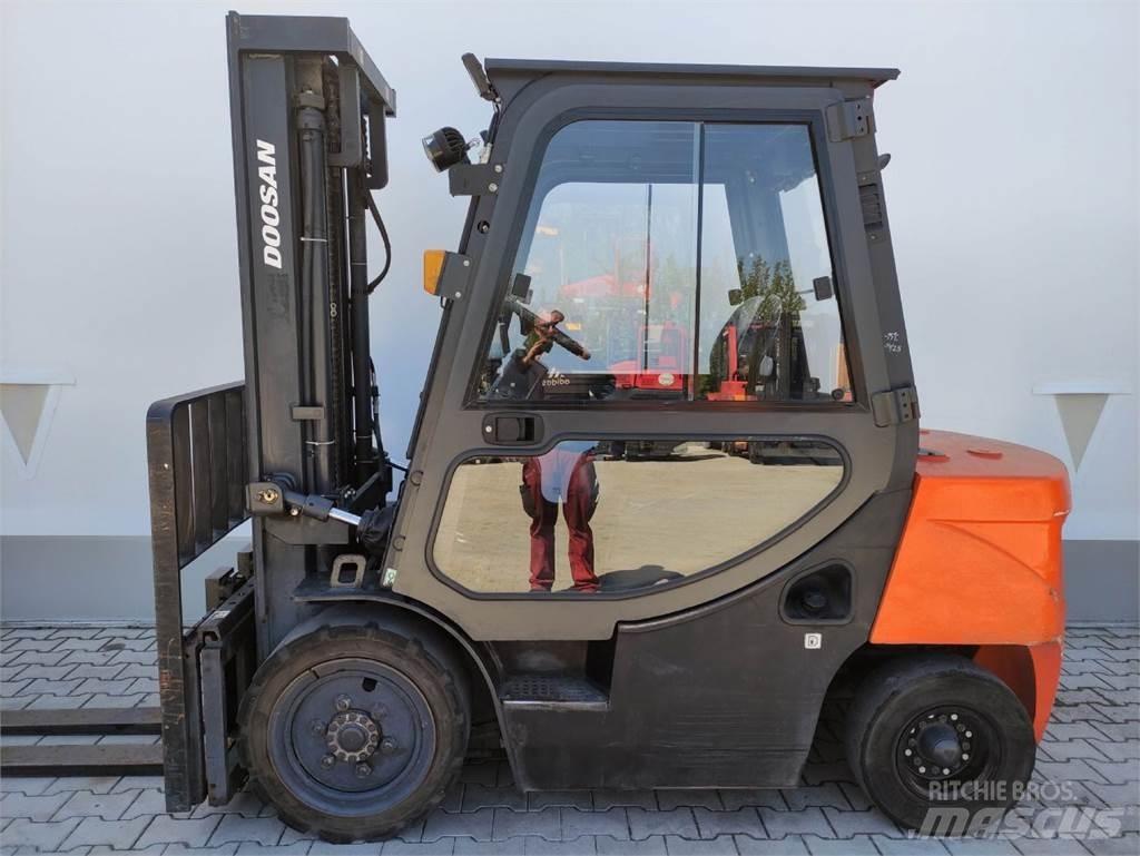 Doosan D30 GP Dizelski viličarji