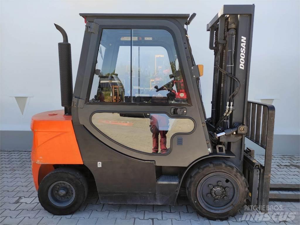 Doosan D30 GP Dizelski viličarji