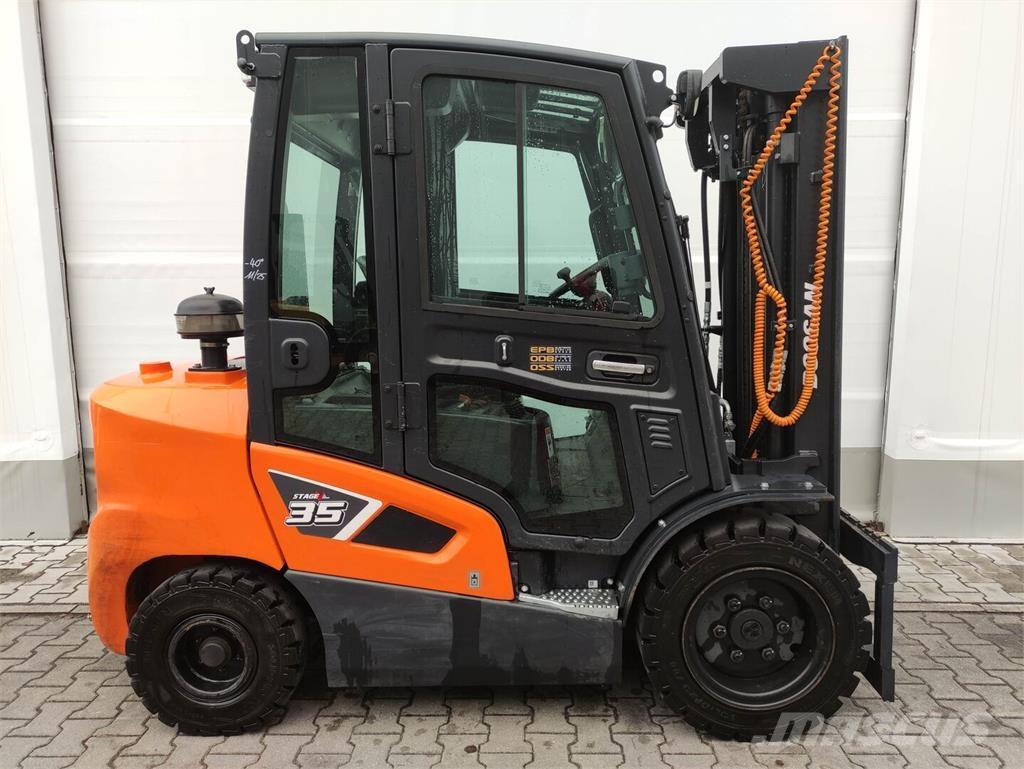Doosan D35C-9 Dizelski viličarji