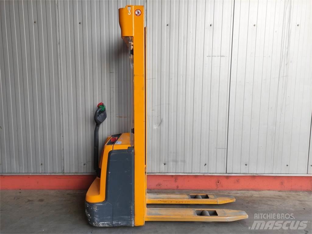 Jungheinrich EJC 112 Ročni električni viličar