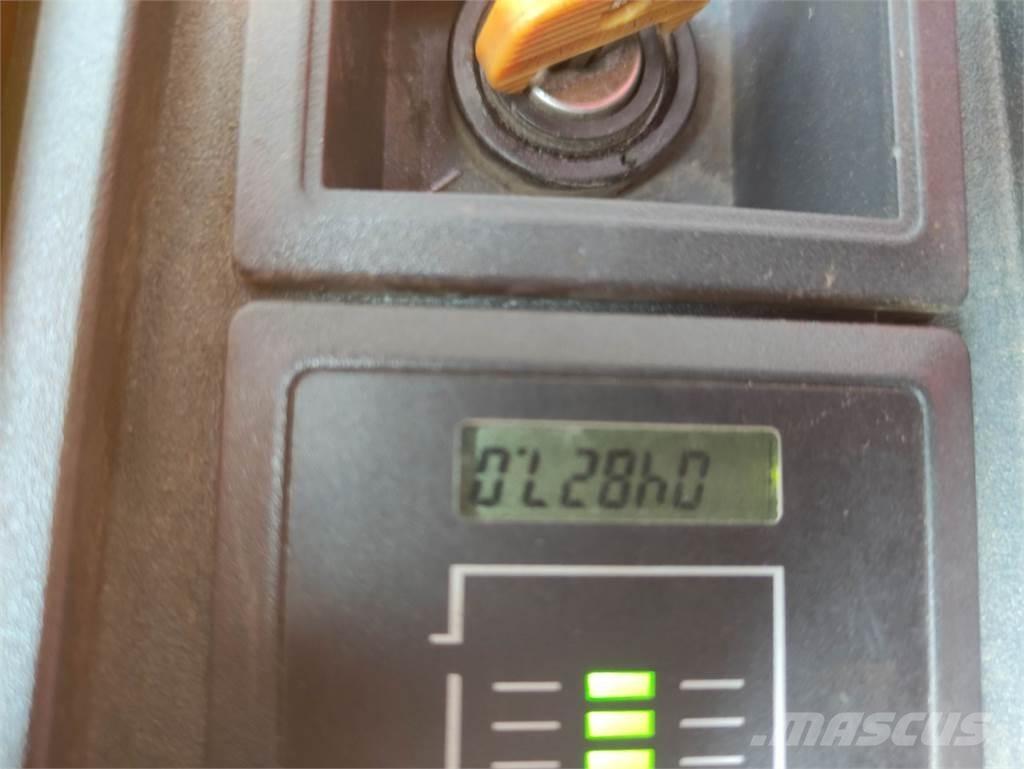 Jungheinrich EJE 116 Električni nizko dvižni viličar