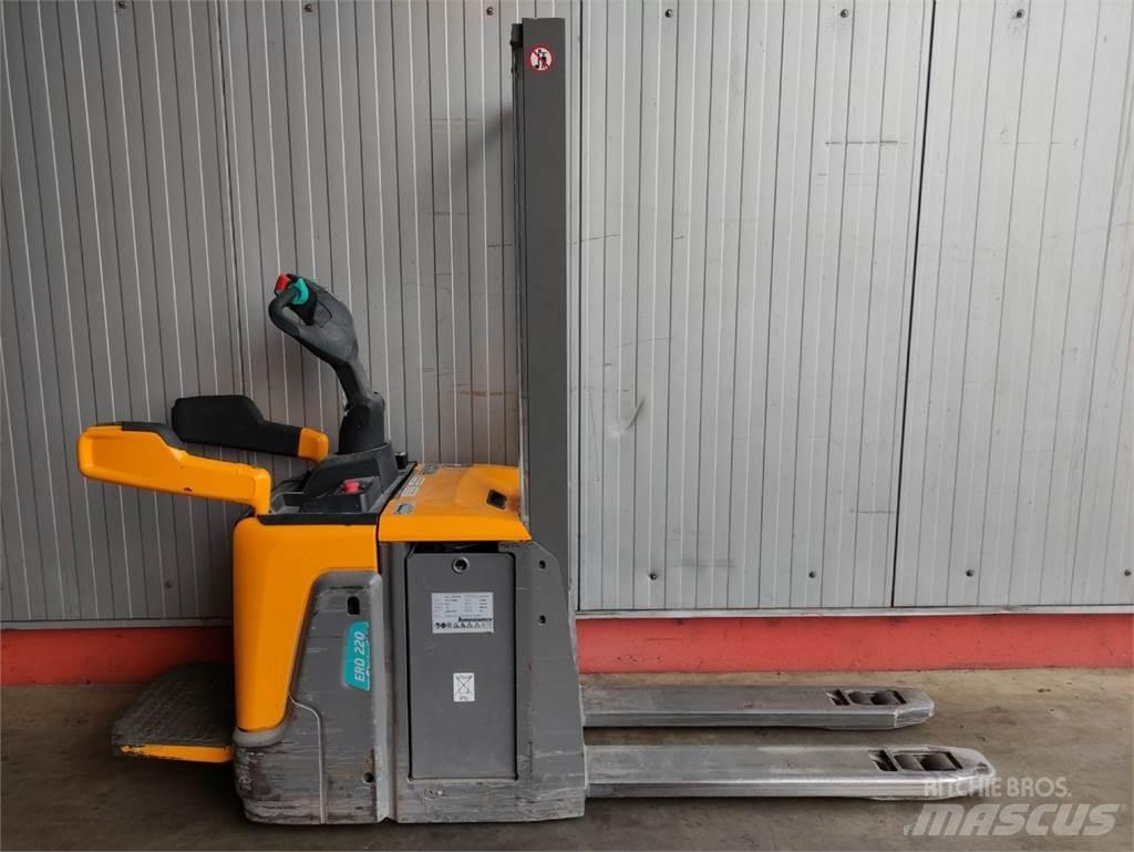 Jungheinrich ERD220 Ročni električni viličar