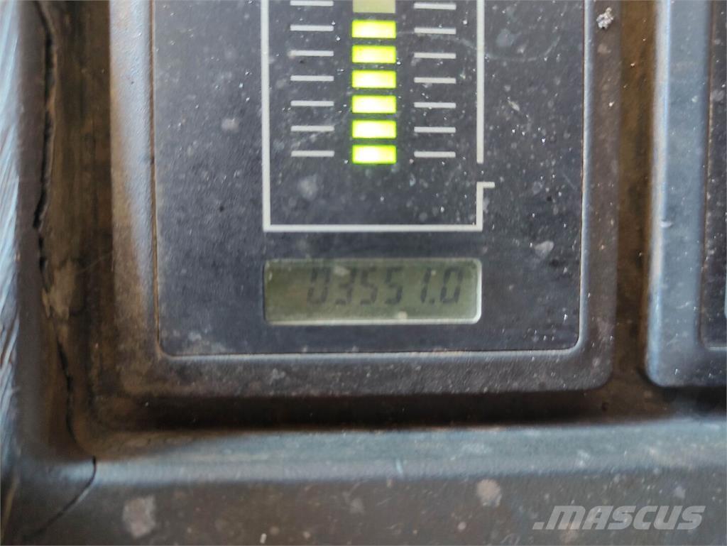 Jungheinrich ERE 120 Električni nizko dvižni viličar