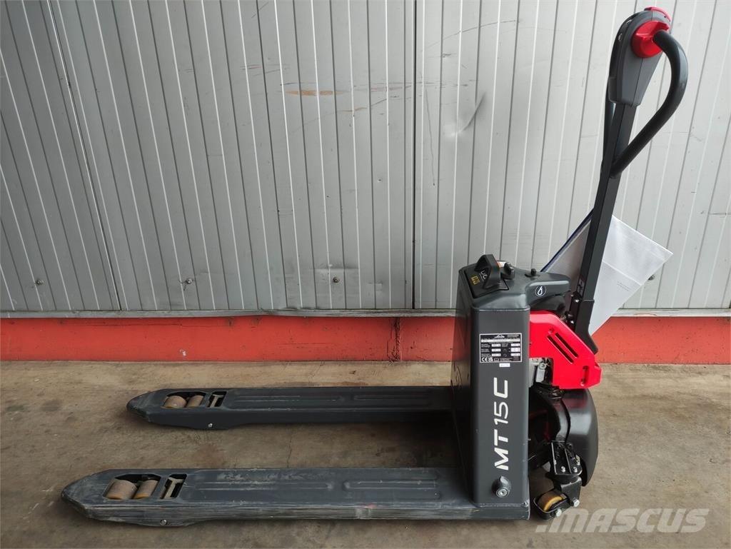 Linde MT15C Električni nizko dvižni viličar