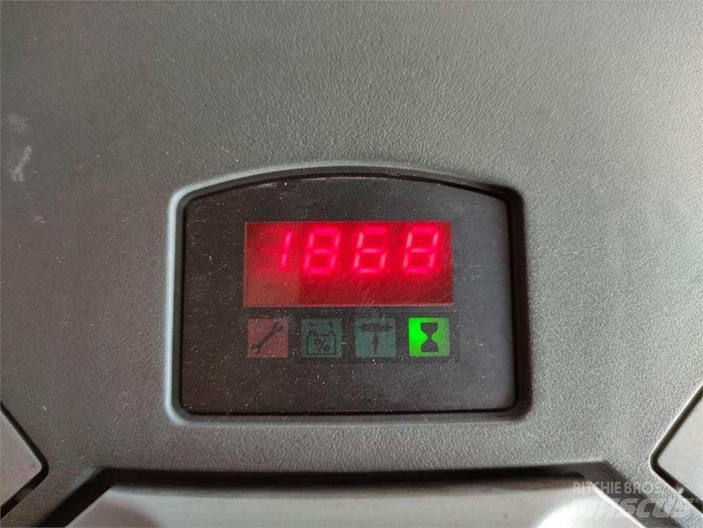 Toyota 7SM12 Ročni električni viličar
