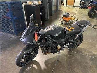 Yamaha R6