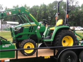 John Deere 3032E