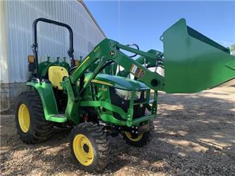 John Deere 3032E