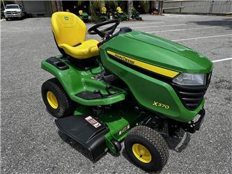 John Deere X370