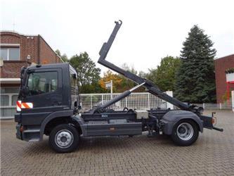 Mercedes-Benz 1524 mit Abrollcontainer 5m³