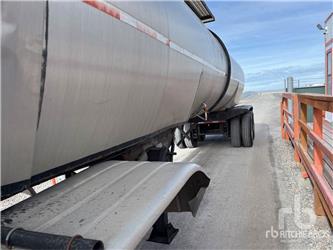Fruehauf 7000 gal T/A