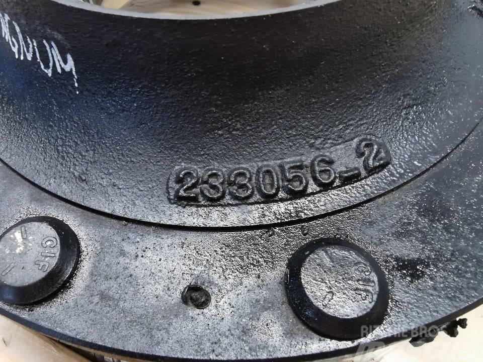 CASE MX 230 Magnum {Dana front wheel hub Gume, kolesa in platišča