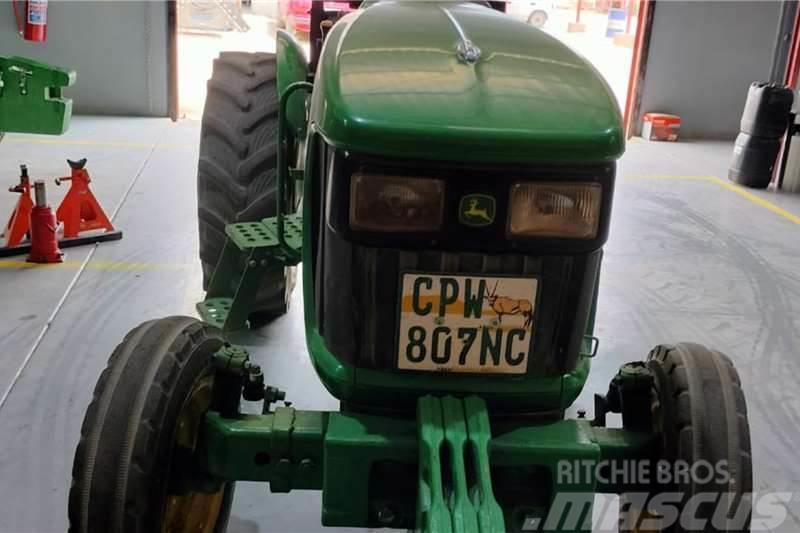 John Deere 5055E MOD Traktorji