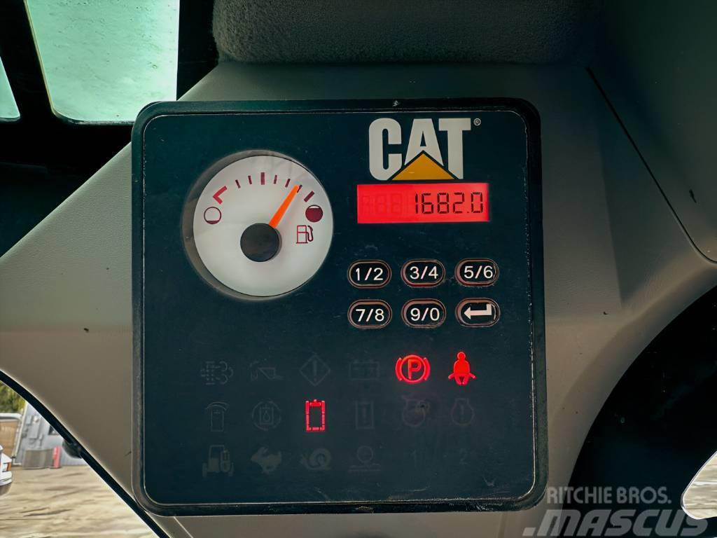 CAT 226 D Skid steer mini nakladalci