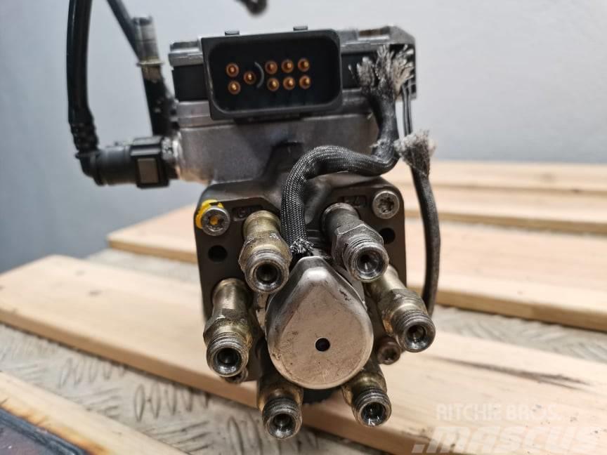 New Holland TM 175 {Bosch WDX VP30} injection pump Motorji