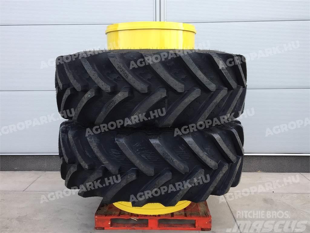  Twin wheel set with BKT 650/85R38 tires Dvojna kolesa