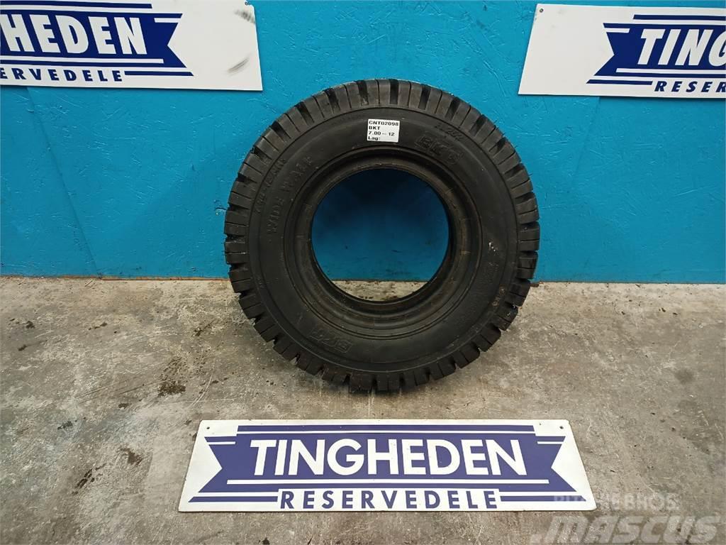  12 7.00-12 Tyres, wheels and rims