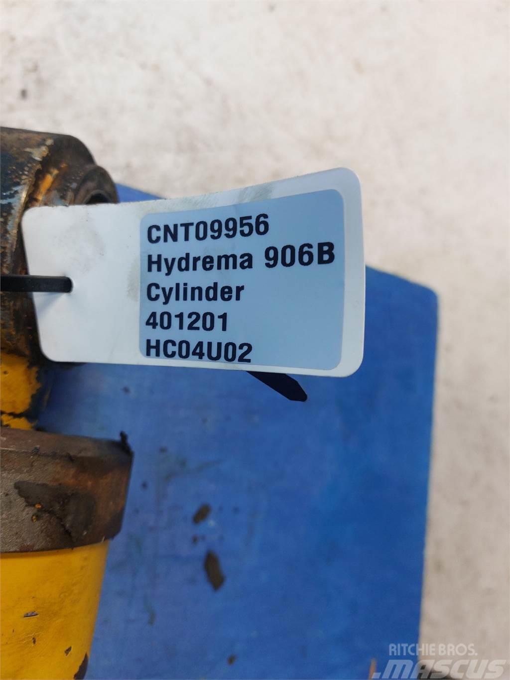 Hydrema 906B Boom in dipper roke