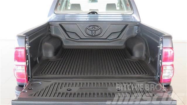 Toyota Hilux 2.5D-4D Cabina Doble GX 4x4 Dostavna vozila / kombiji