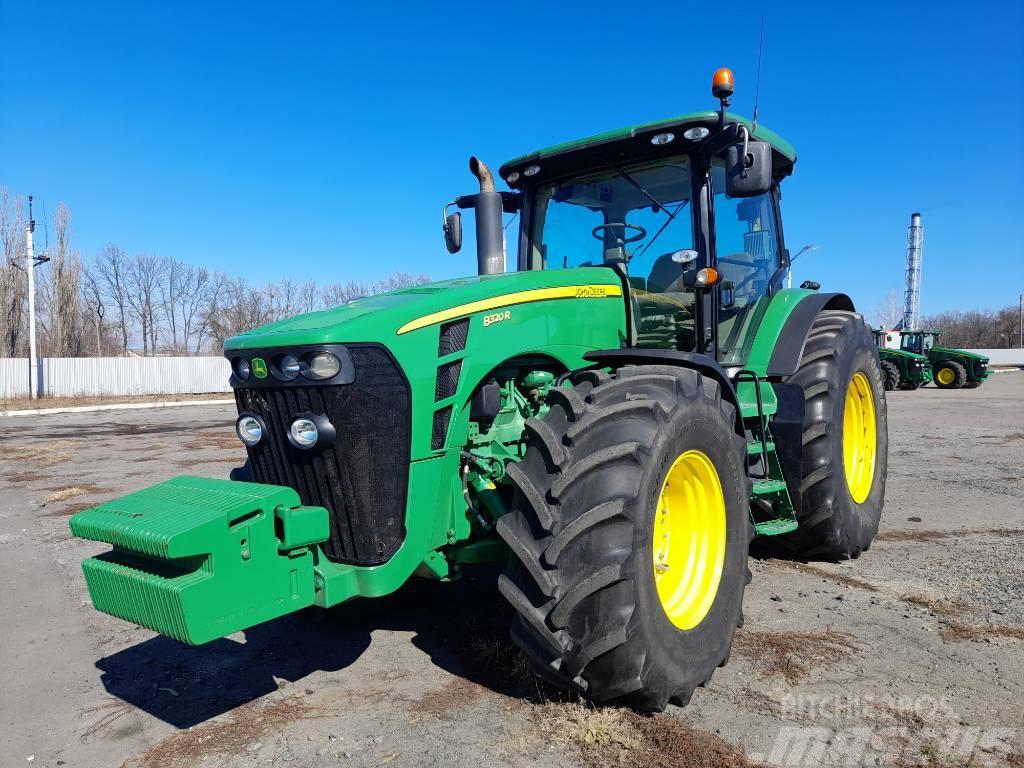 John Deere 8320 R Traktorji