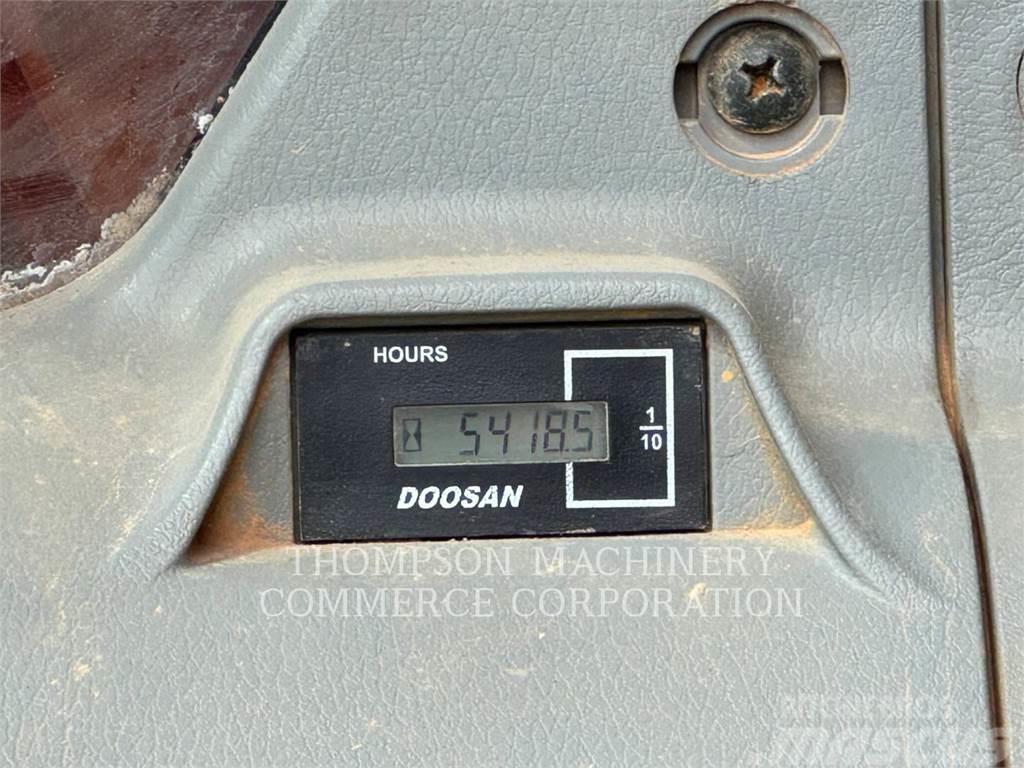 Doosan DX300LC-5 Bagri goseničarji