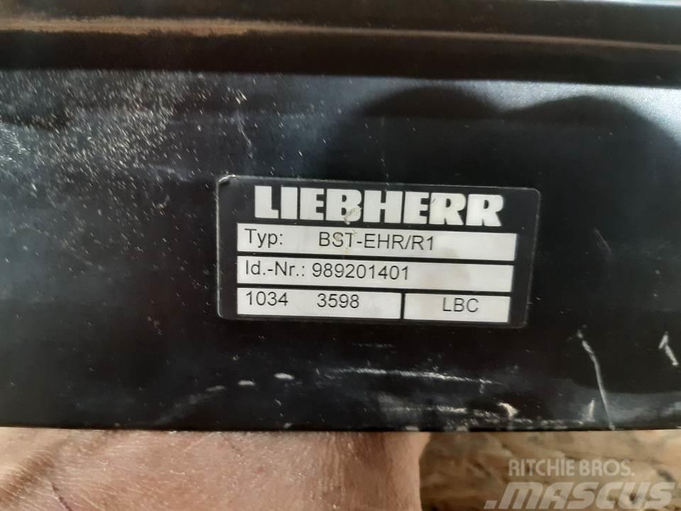 Liebherr R904 Kabine in notranjost