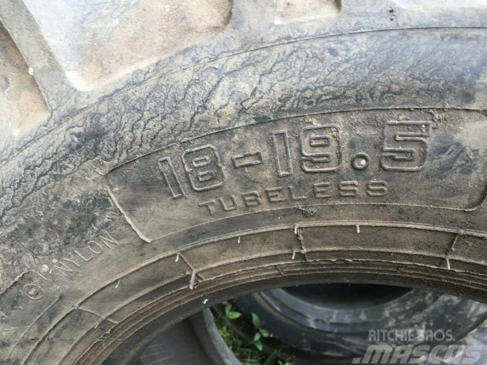  Used Tyre 18 - 19.5 - 16 Ply rating £70 Gume, kolesa in platišča