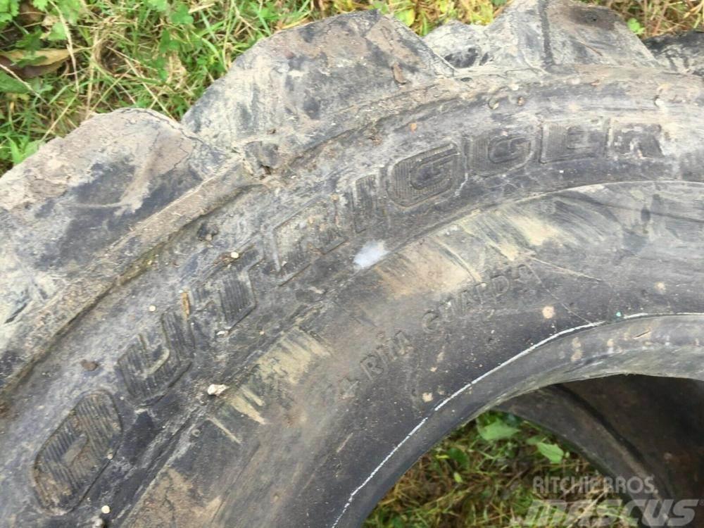  Used Tyre 385/65D 19.5 Outrigger £80 Gume, kolesa in platišča