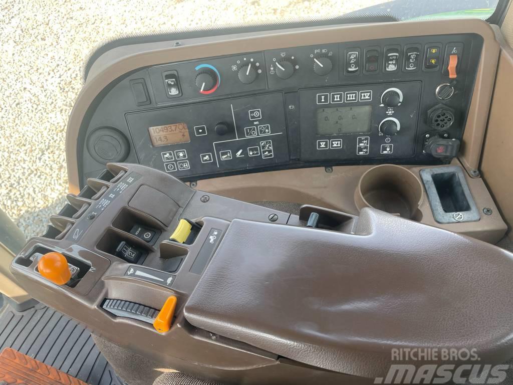 John Deere 8230 Traktorji