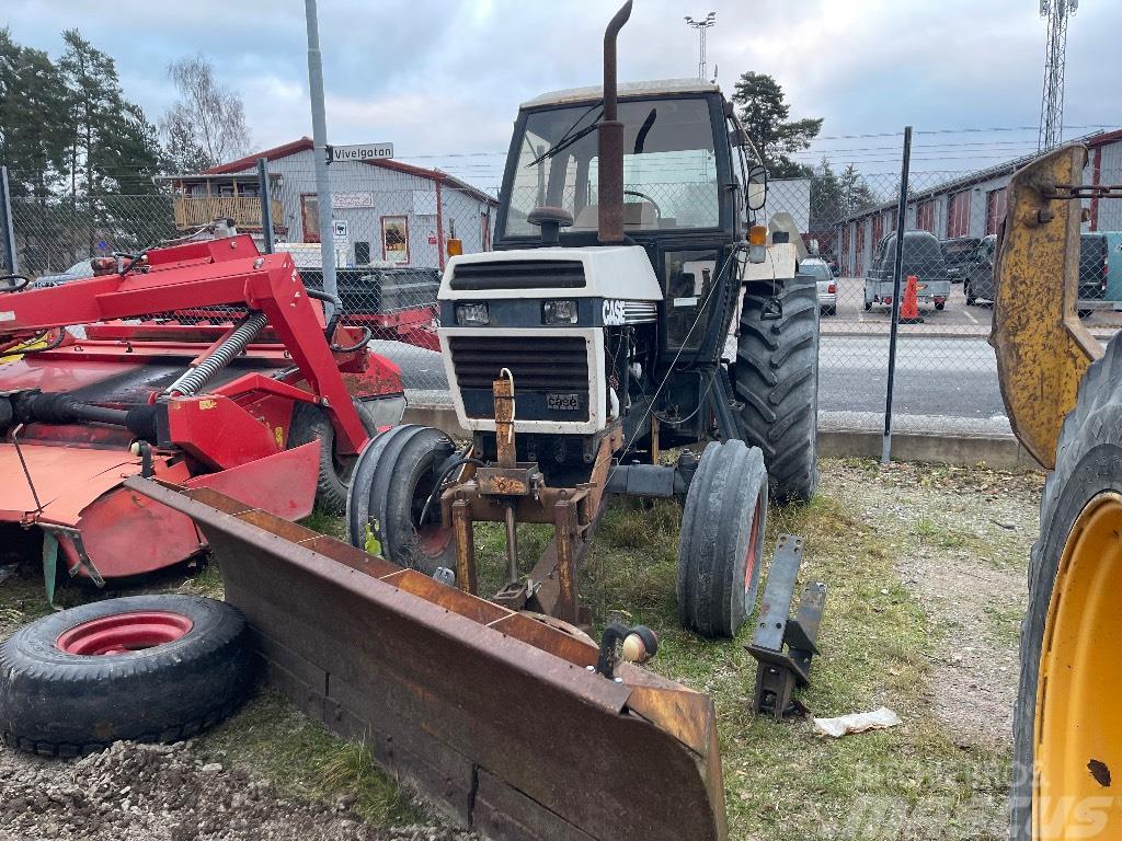 CASE 1494 Hydrashift med snöplog Traktorji