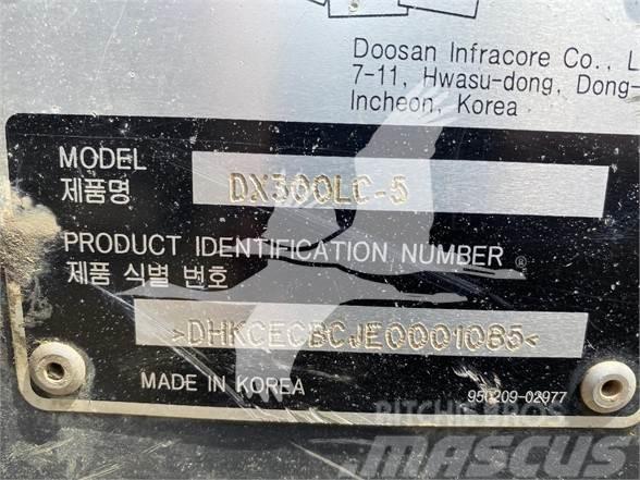 Doosan DX300 LC-5 Bagri goseničarji