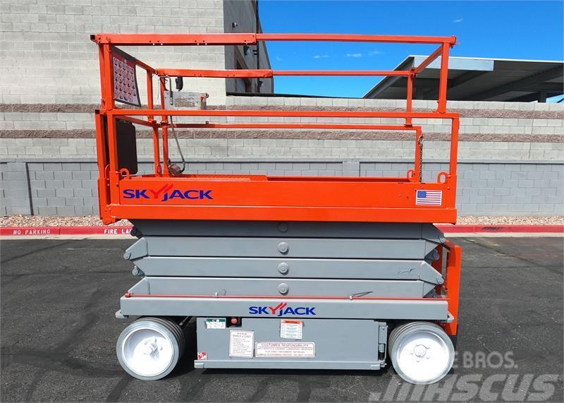 SkyJack SJ3226 Škarjaste dvižne ploščadi