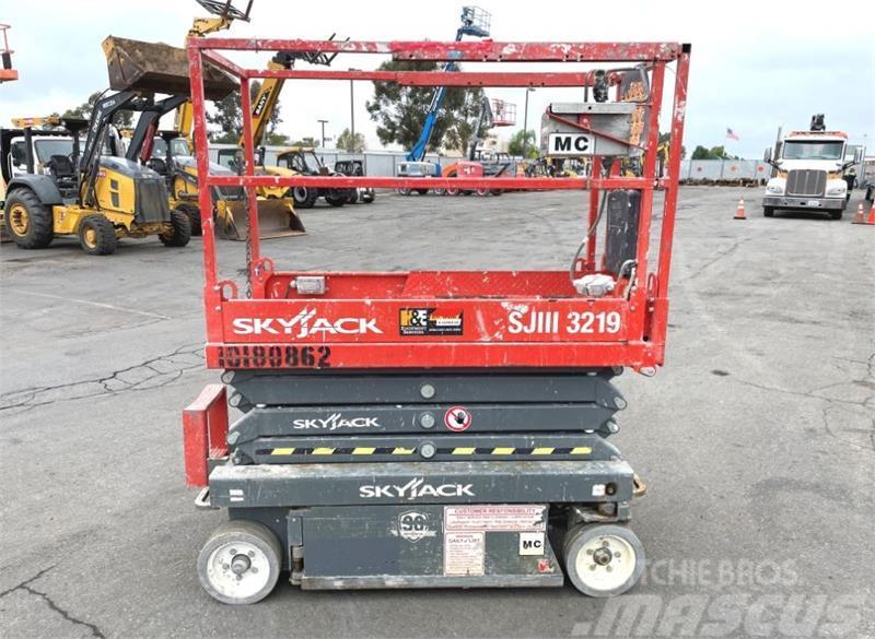 SkyJack SJIII 3219 Škarjaste dvižne ploščadi