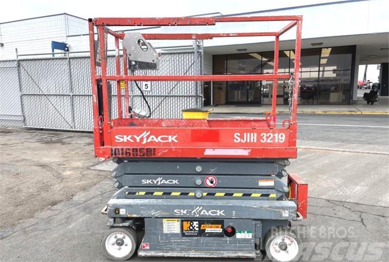 SkyJack SJIII 3219 Škarjaste dvižne ploščadi