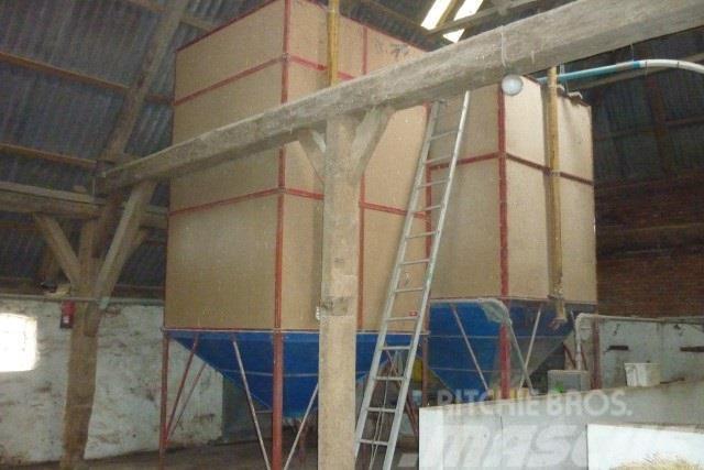  Flex 7 ton indendørssilo 2 stk.  Begge med indblæs Oprema za razkladanje silosa