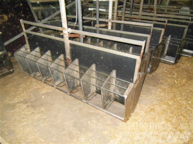  - - -  Vådfodrings krybber Other livestock machinery and accessories