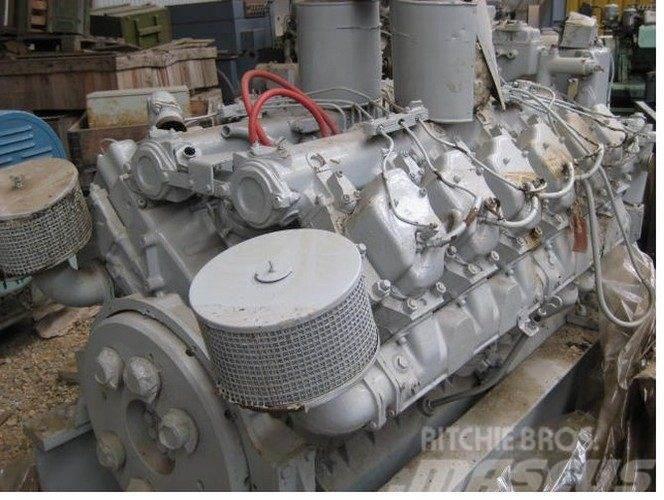 Baudouin V12 type DNP12M marinemotor Motorji