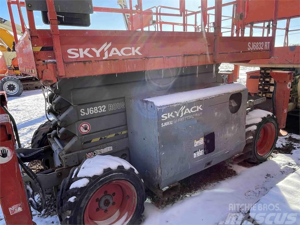 SkyJack SJ6832RT Škarjaste dvižne ploščadi