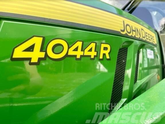 John Deere 4044R Traktorji