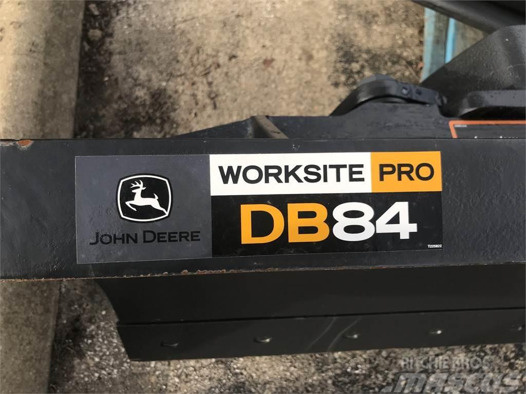 John Deere DB84 Drugo