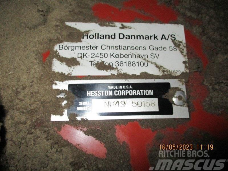 New Holland 4990 Dæk skiftet Balirke (kvadratne bale)