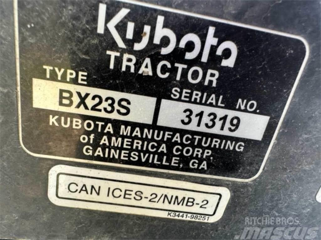 Kubota BX23S 4x4 Kolesni nakladalci