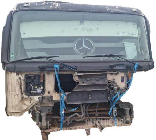 Mercedes-Benz /Tipo: V90 R.3.44-1 / Cabine completa Mercedes Act Kabine in notranjost